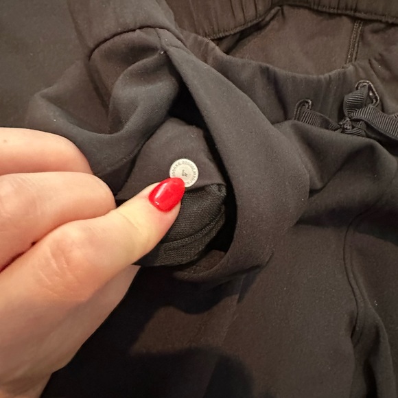 🍋🍋 EUC On The Fly Pant - Lululemon - Picture 6 of 6